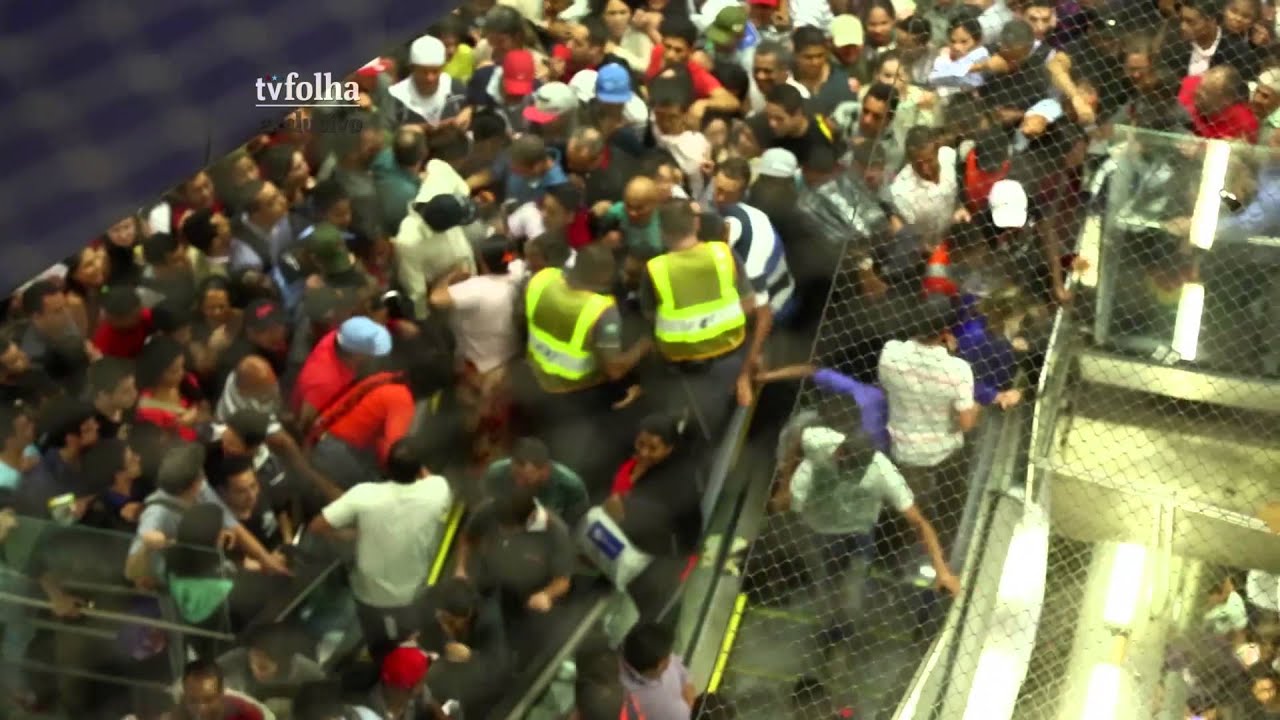O caos em uma estação de metrô de São Paulo