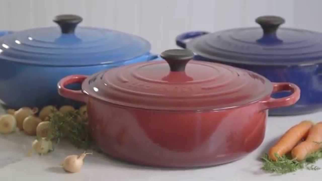 Le Creuset Signature Cast-Iron Round Wide Dutch Oven - 6 3/4-qt.