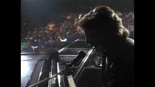 Luis Miguel toca el piano Siempre me quedo, siempre me voy Chile 1986