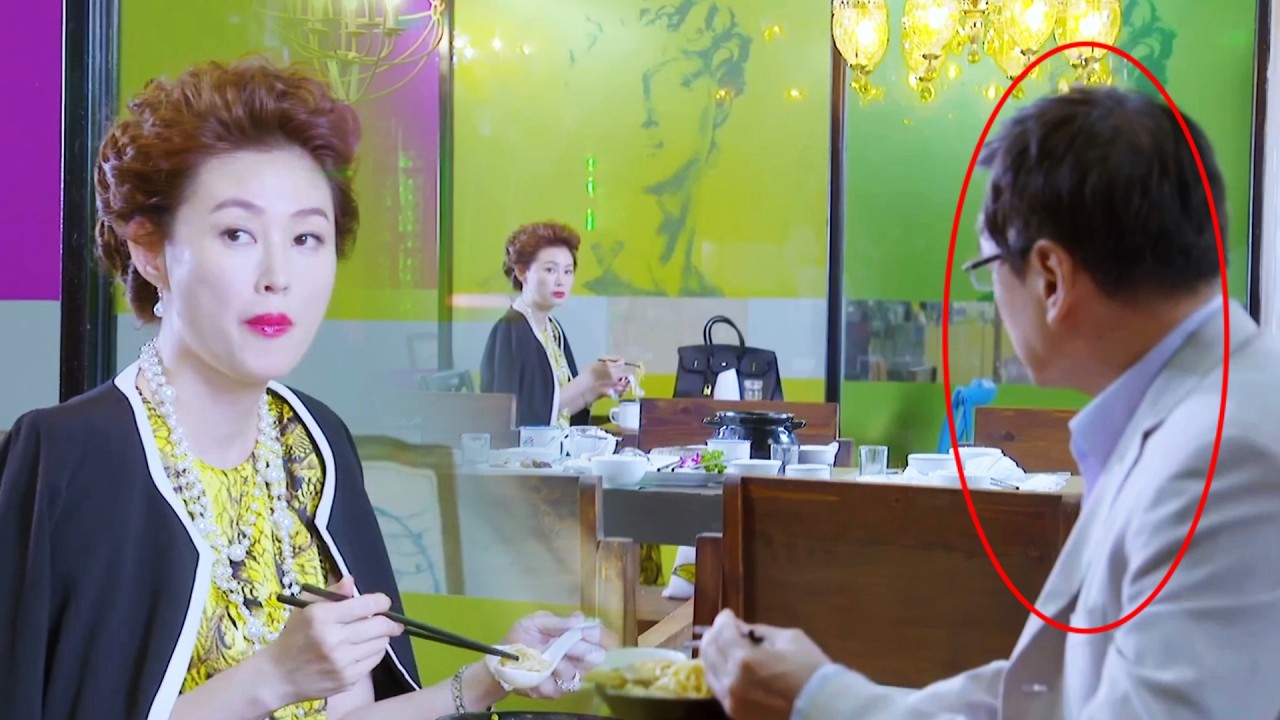 女人只是坐在飯店吃飯，誰料被一旁的董事長看上，就此改變人生！#chinesedrama