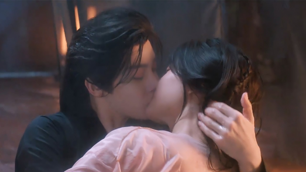 Золушка признается в своих истинных чувствах, и Господь целует ее в ванной💕