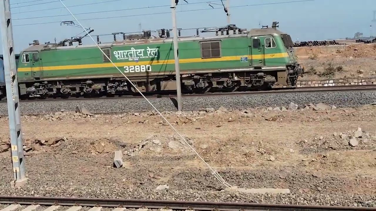 North India Railway | malgadi train high speed | high loading malgadi train | the Indian Railway 🙏🏻