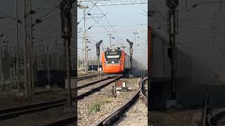 Dangerous Vande Bharat🔥 New India! #speed #railway #train #vandebharat #indianrailways