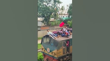 Jangan Naik di Atap Kereta Api