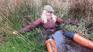 Video 70 - In the long grass - Taster (riding boots, jodhpurs, pond, bog, wet, wetlook, mud, swamp)