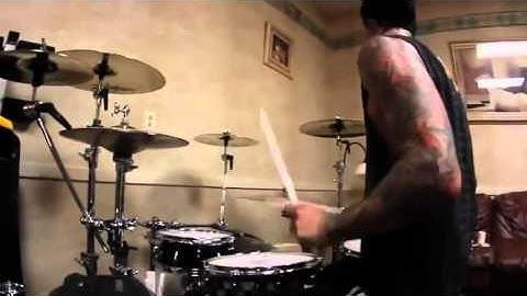 Travis Barker - Warm Up / Honda Civic Tour 2011