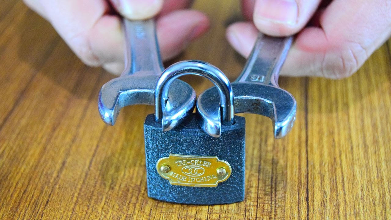 Asma Kilit 1 Saniyede Nasıl Açılır ? How to open a lock with a nut