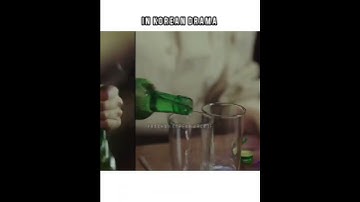 soju bottle opening trick 😹 /kdrama vs reality #kdramavsreality#kdramashorts#soju#yoona #koreanfood