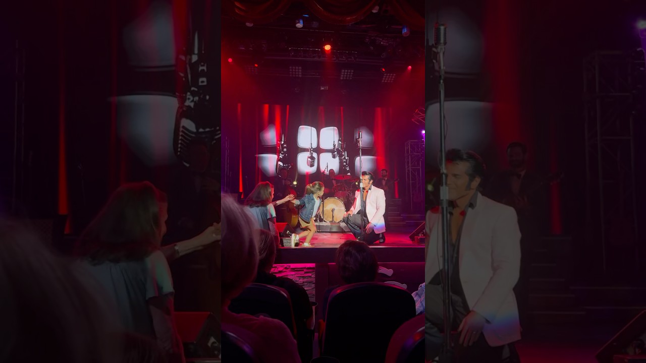 Look at this little Elvis fan! 🥰⚡️ 