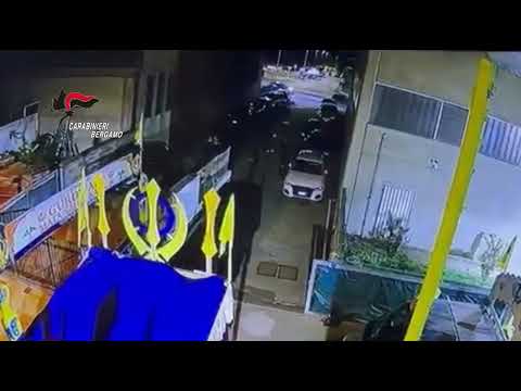 Video Duplice omicidio di Covo: le immagini dell'agguato