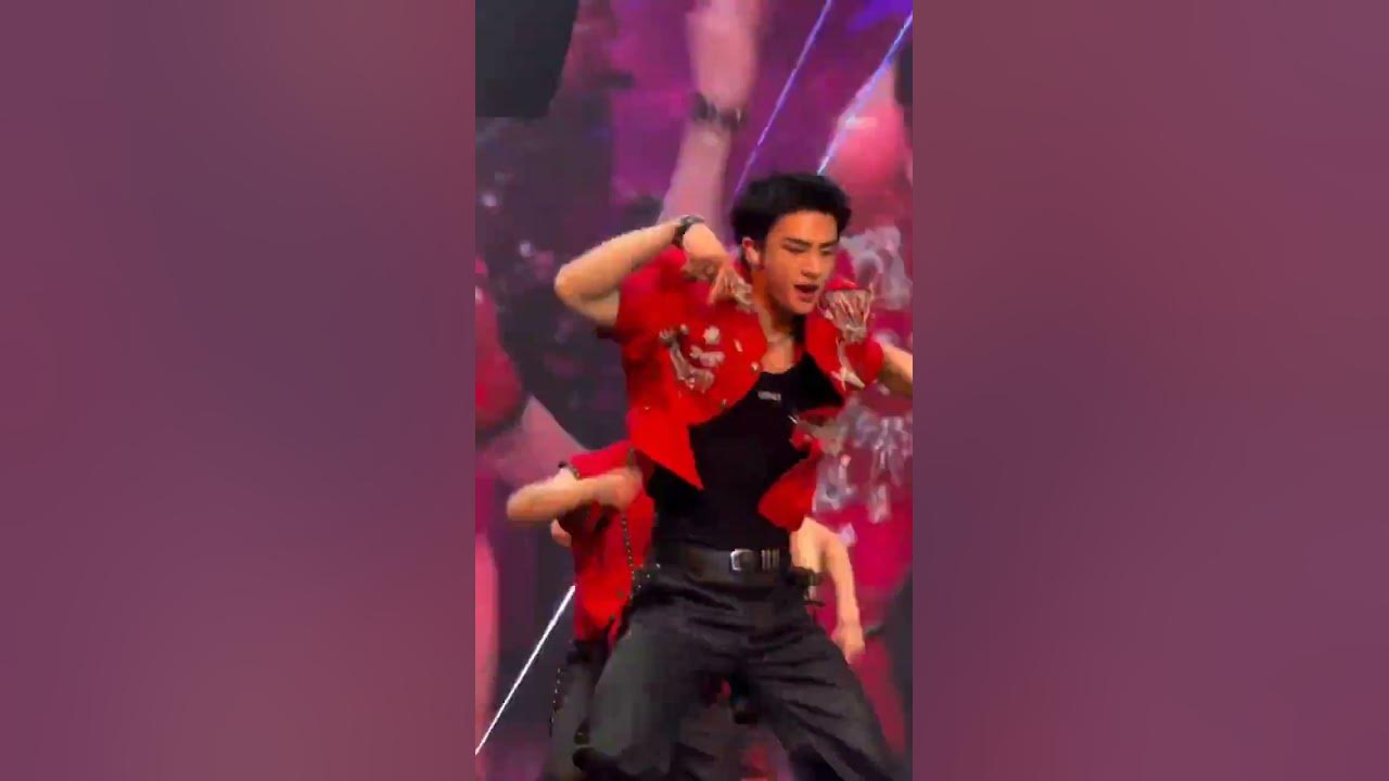 Hyunjin’s Domino dance break, this is it!