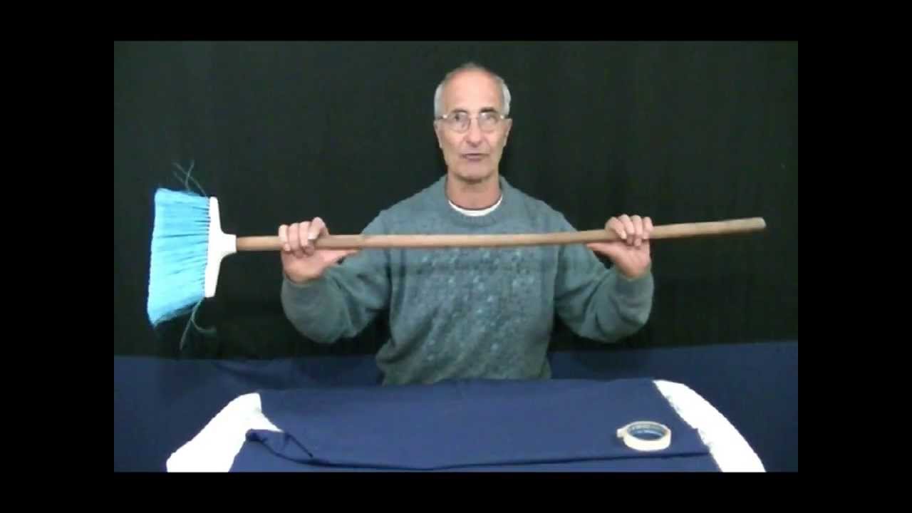 Levitacion sobre una escoba (Truco revelado)Levitation on a