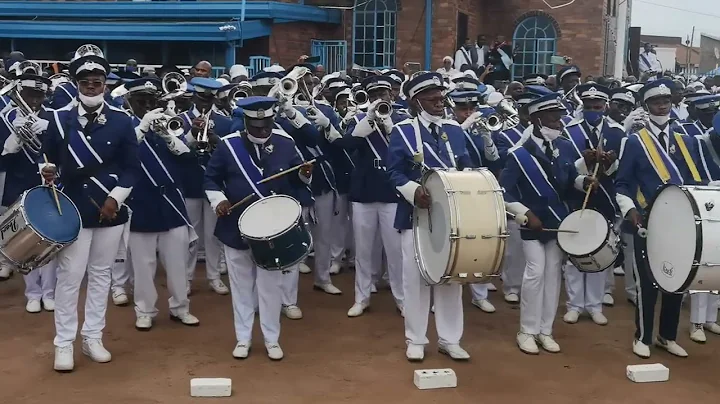 UJesu uphakeme kakhulu