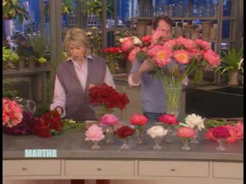 How to Arrange Peonies