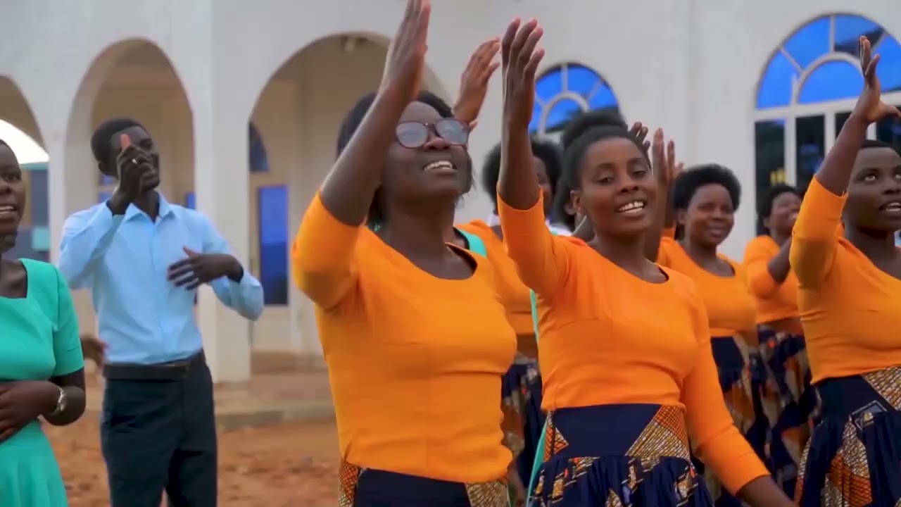 Ku gicaniro by Inshuti za Yesu