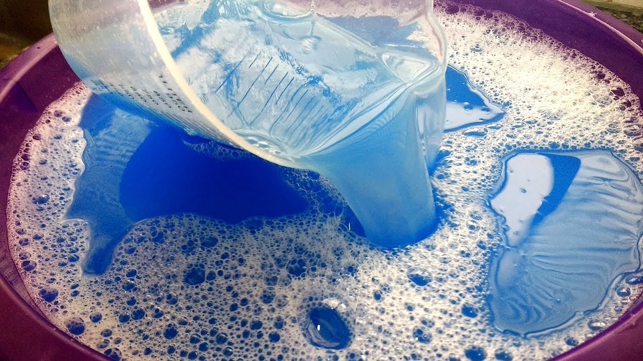 OMO LIQUIDO  CLASSIC CASEIRO  IGUAL AQUELE DO MERCADO ESPUMA MUITO E LIMPA SUA ROUPA