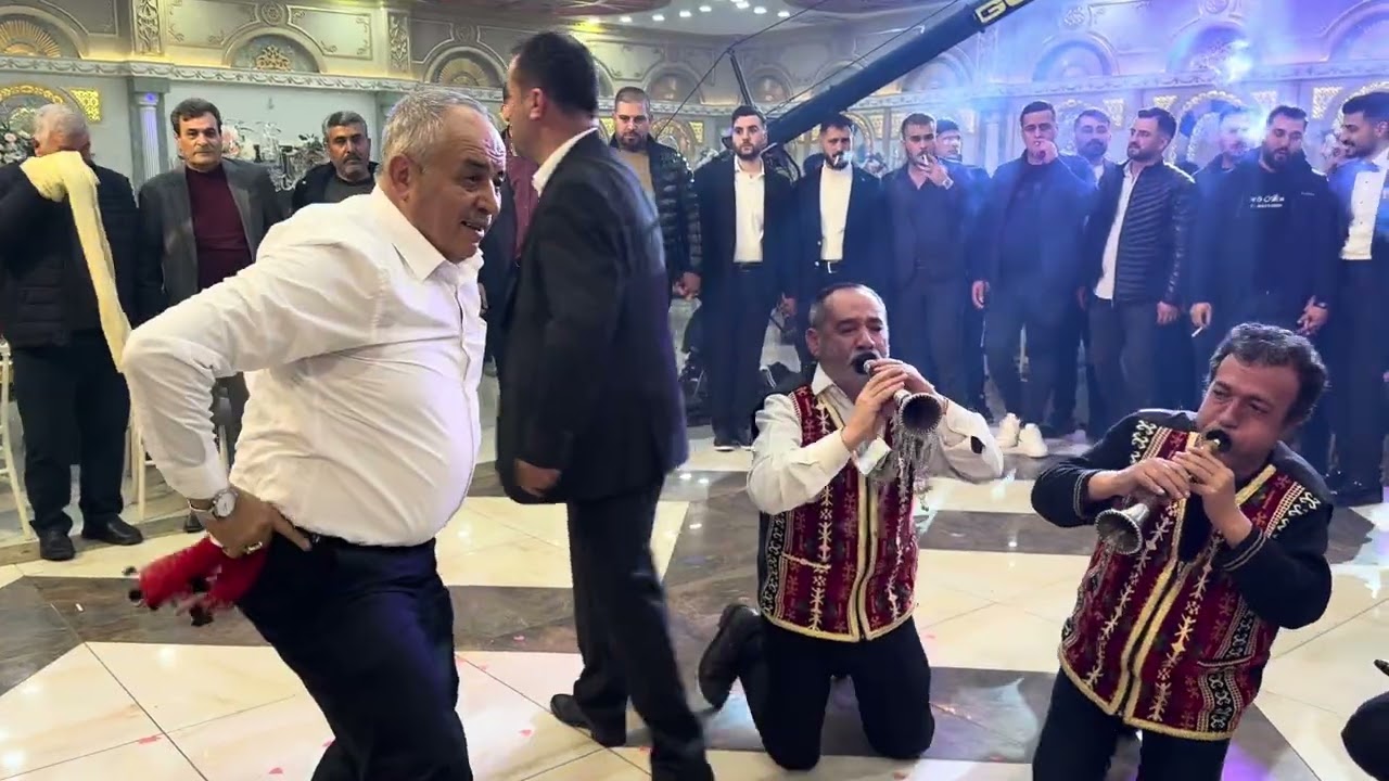 Oynamanın yaşı yok davul zurna ile dayım mükemmel oynadı talha Özyıldız’ın düğünü Güney Kamera