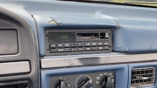 How to Set the Clock in a '94 - '96 Ford Truck or Van by Harley Benoit 9,745 views 2 years ago 1 minute, 26 seconds