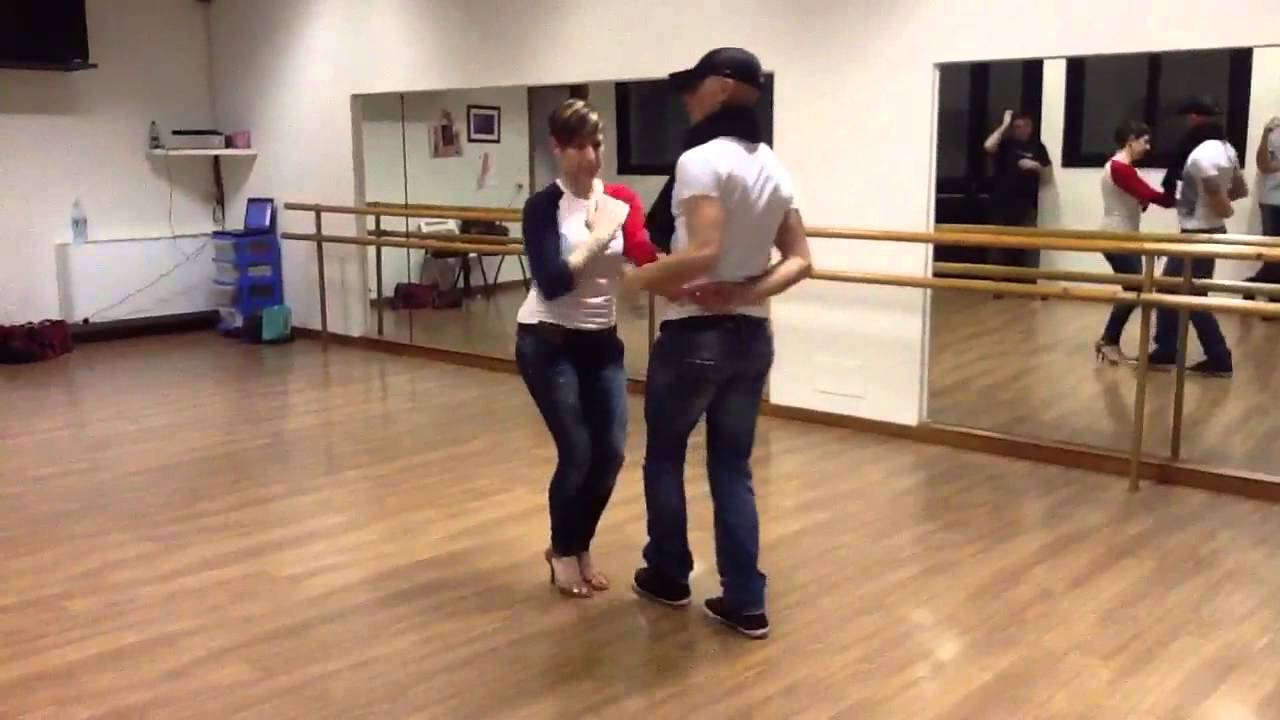 BACHATA INTERMEDIO/AVANZATO