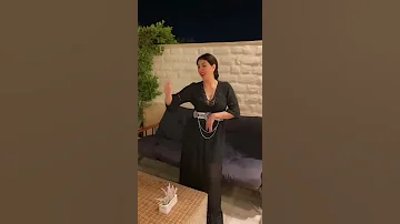 وفاء عامر ده فاكر دمعنا هنا على خدنا ياتهيؤاته ده فاكرنا هناك قال قاعدين جنب الشباك 
