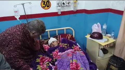 Ravinder Raina Visits GMC Jammu, Meets Injured Students and Teachers