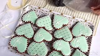 Gingerbread hearts in blue tiffany color / Пряники сердечки в блакитному кольорі тіффані. by Lili Cookie 33,836 views 1 year ago 2 minutes, 20 seconds