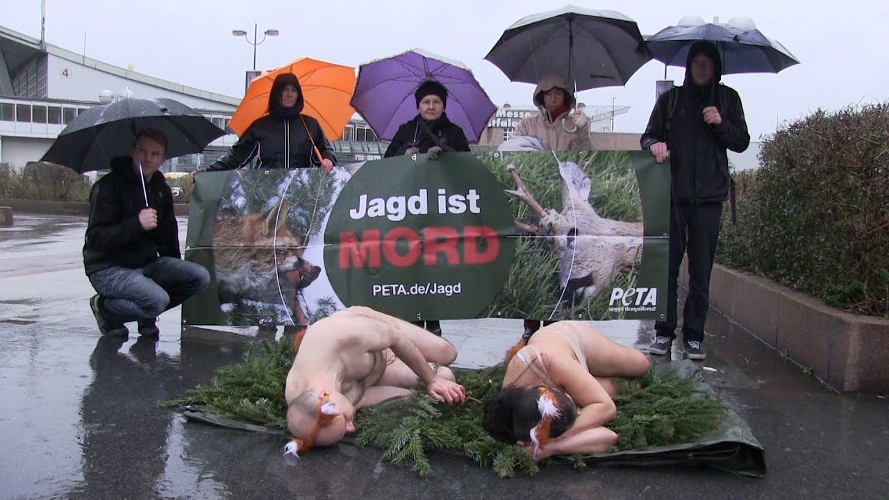 PETA Aktion bei der Jagd & Hund Messe in Dortmund / PETA YouTube