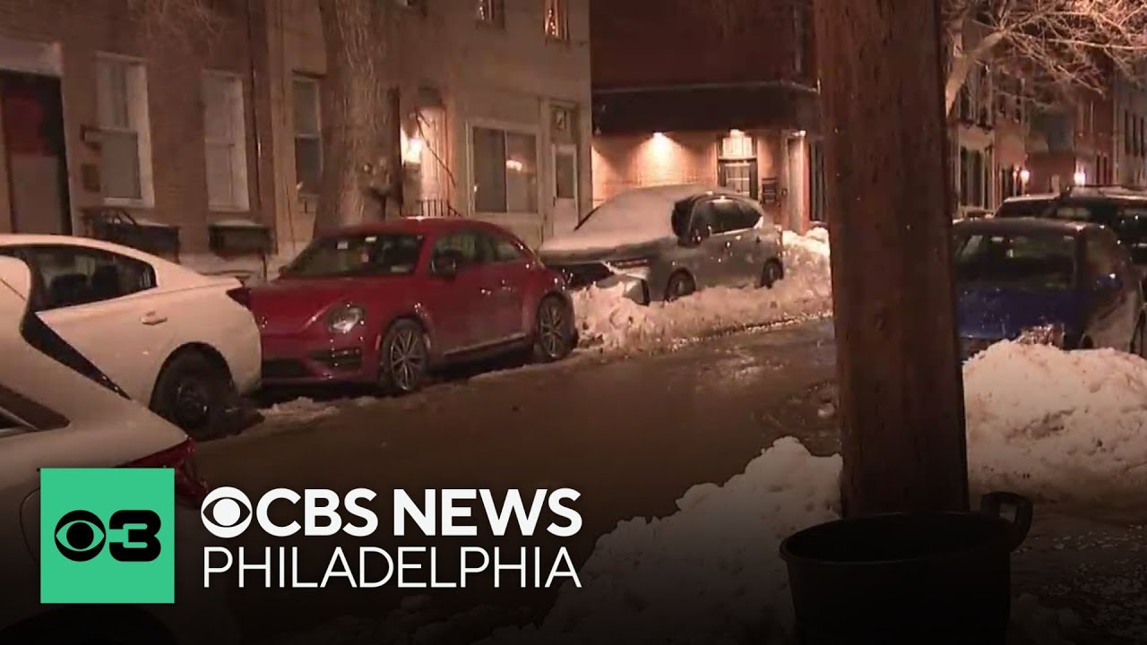 Crews working to contain 2 water main breaks in Philadelphia - YouTube