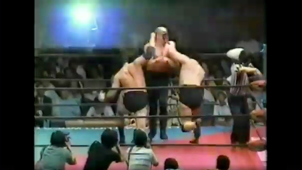 Roadwarriors vs Tenryu & Tsuruta 1985 06 05 - YouTube