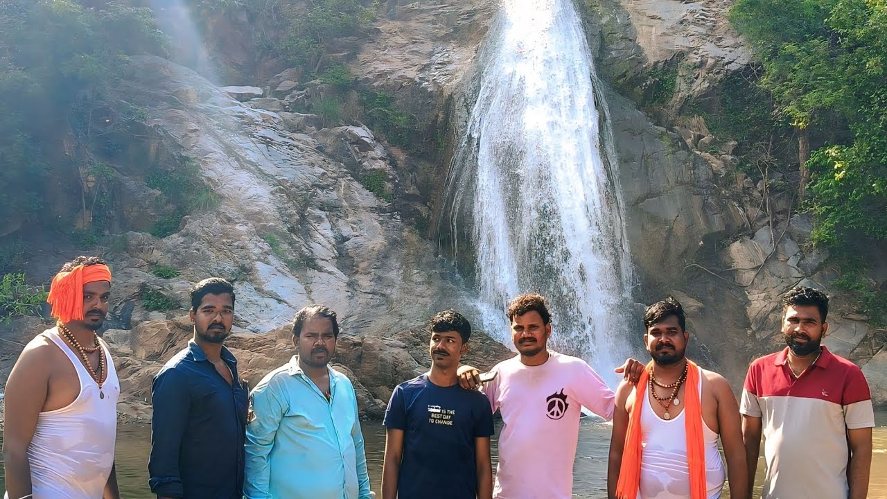 Urgoundanur Falls,My friend  🧡 
