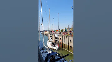 ??? Vlissingen Netherlands ???? Sluicebox @TravelwithHugoF  #boatlock #sluicebox #sluice #sluis