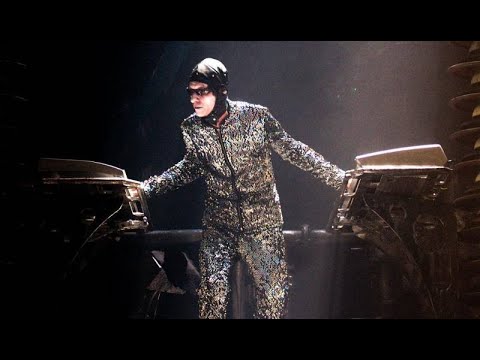 Flake got some killer dance moves! 😁 😎💯