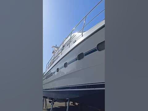 Beautiful Speed Boat in Drydock #youtubeshorts #trending #speedboat # ...