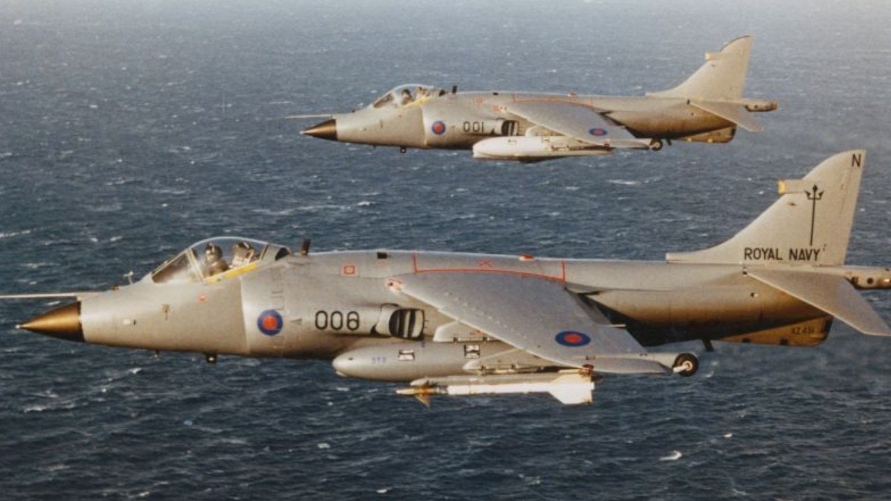 Wyśmiewali Ten Powolny Odrzutowiec — A Potem Nadeszły Falklandy