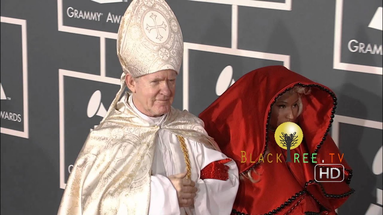 2012 GRAMMY Awards | Nicki Minaj hits the Red Carpet with 'The Pope