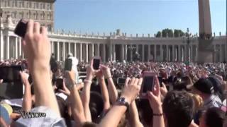 Vaticano - 2014-6-15 - Pope prays with presidents of Israel and Palestine