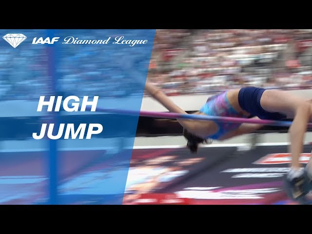 Mariya Lasitskene flies over 2.00 to win the Women's High Jump