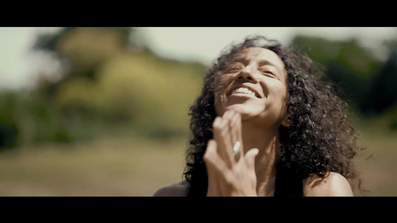 Hantcha feat. Nenetto - Why (Official Video) auf YouTube ansehen Hantcha feat. Nenetto - Why (Official Video) auf YouTube ansehen