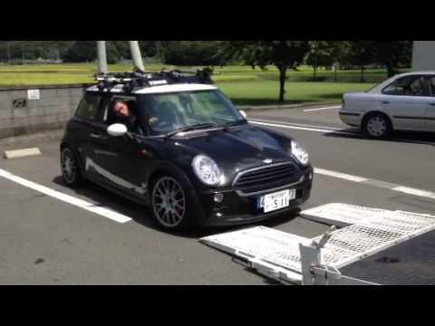 MINI R50 車載 アッパーマウント破損