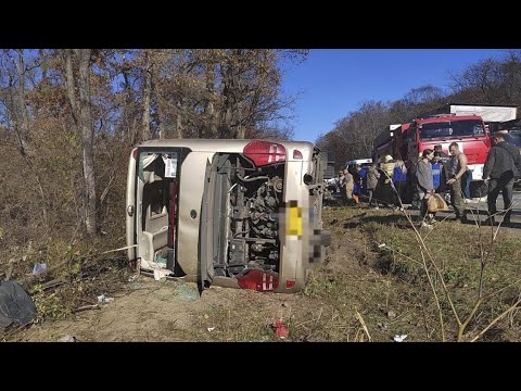Жуткое ДТП с туристическим автобусом произошло в Приморье