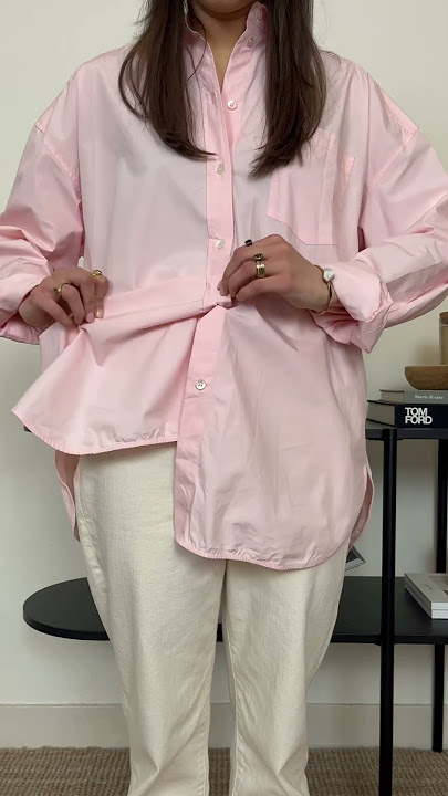 PERFECT ONE-SIDE TUCK-IN WITH YOUR SHIRT GIRLS 👚 Save for later #fashionhacks #fashion