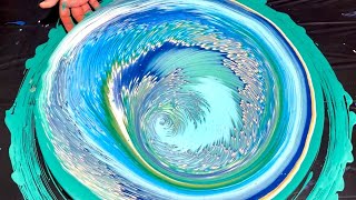 Huge Cresting Wave Straight Pour on a Round Canvas!