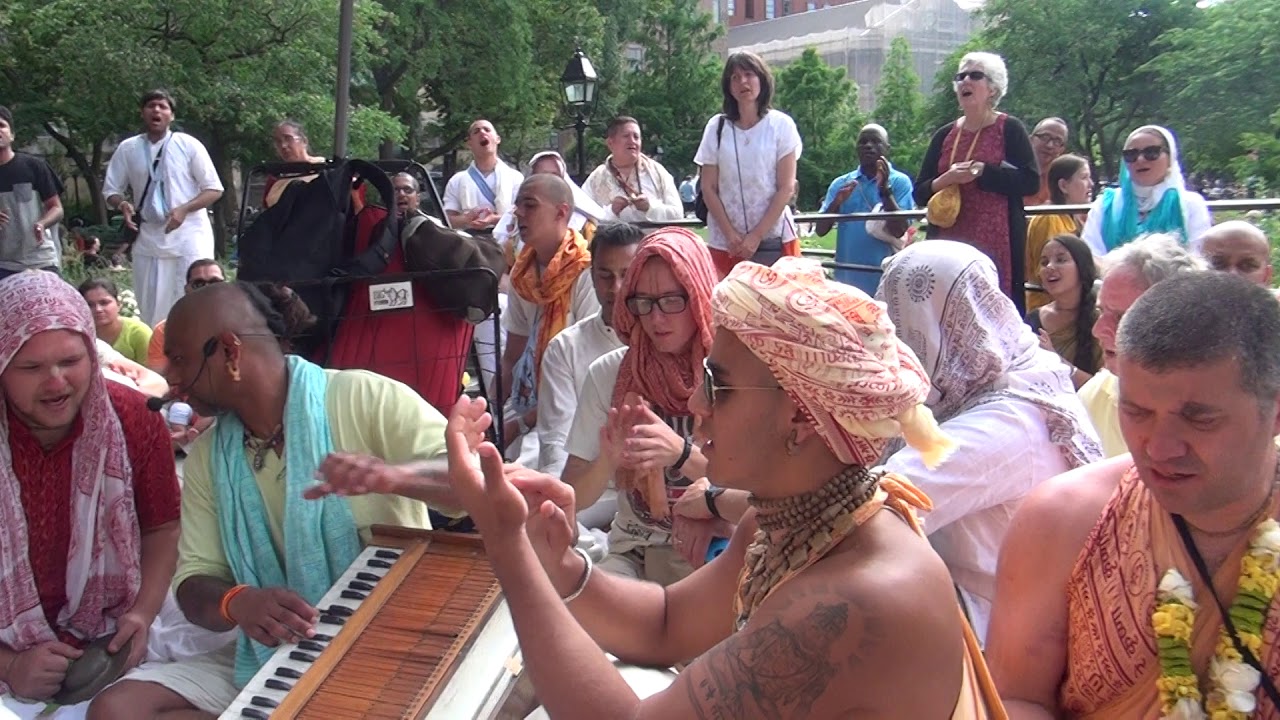 MADHAVA DAS PRABHU KIRTAN AT NEW YORK PARK YouTube