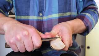 Knife grips: Thumb push / thumb pivot (carving tutorial)