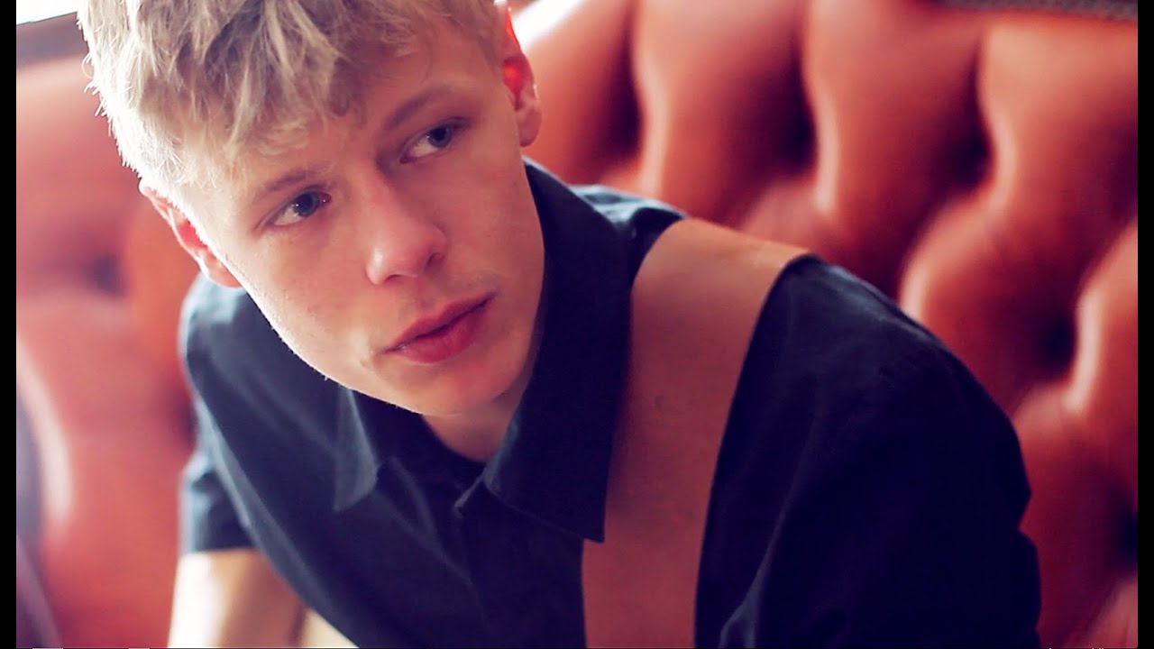 Jesper Munk - Cold Waters (acoustic) | Småll Sessions adlı videoyu YouTube'da izle Jesper Munk - Cold Waters (acoustic) | Småll Sessions adlı videoyu YouTube'da izle