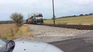15T at elkton, VA with a UP trailing second and a horn salute!