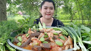 ขนมจีนน้ำยากะทิตีนไก่ โรยสะตอเม็ดเป้งๆมันๆ 6 พฤษภาคม ค.ศ. 2021