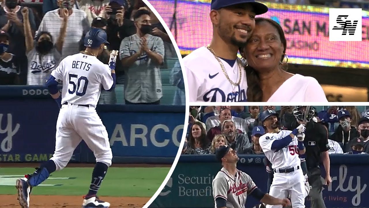 Mookie Betts SMASHES homerun infront of his mom, blows her kiss 💓 (Dodgers/Braves | 8/30/21) HD