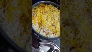 Famous KOLKATA STYLE BIRYANI||SAMAN'S KITCHENETTE||#shorts #ashortaday #saman #biryani Profile