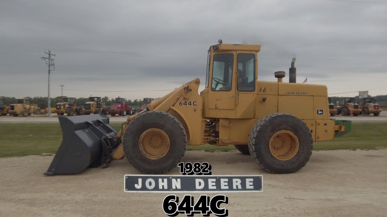 1982 John Deere 644C - YouTube